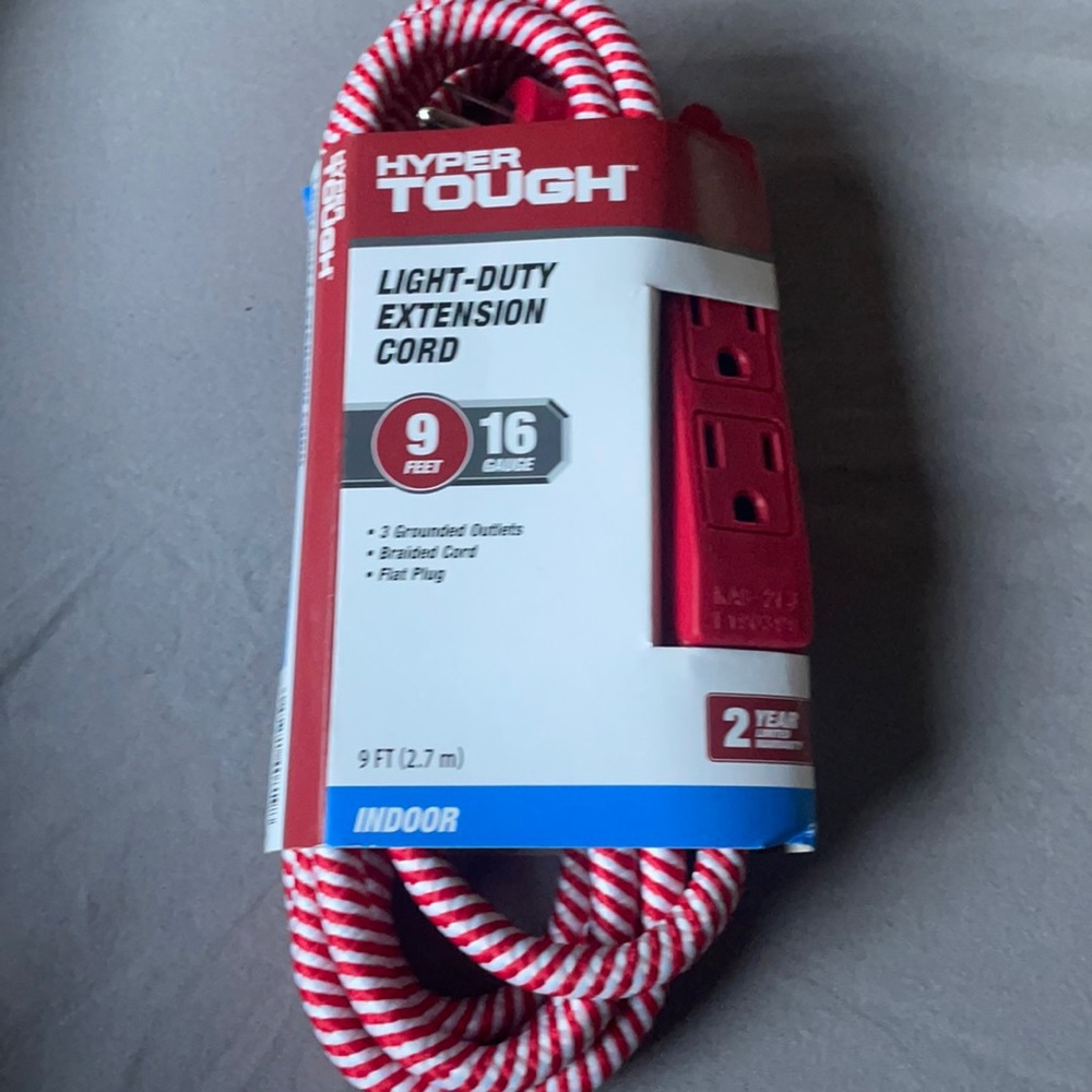 Hyper Tough 9Ft Candy Cane Stripe Extension Cord 16 Guage Light Duty